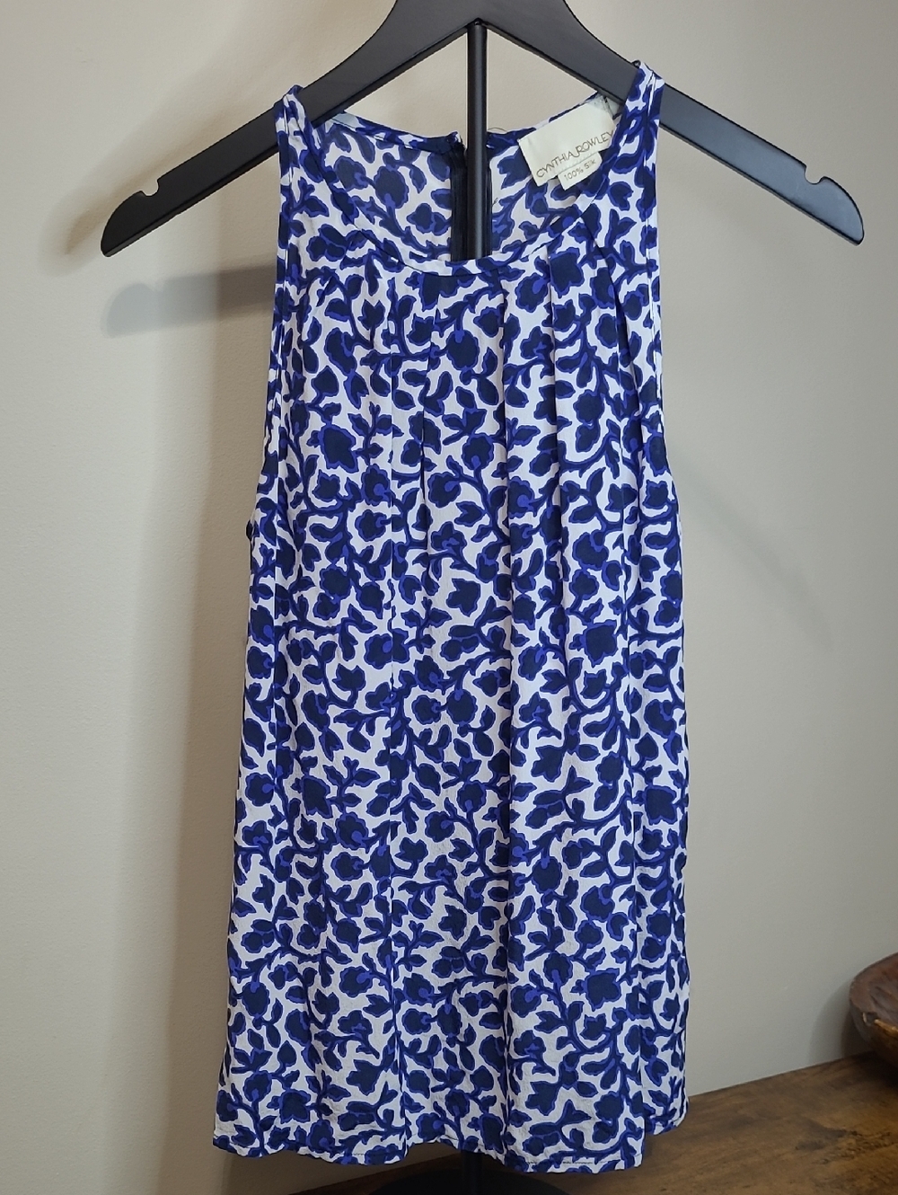 Cynthia Rowley 100% Silk Blue & White Floral Sleeveless Halter Top size Small